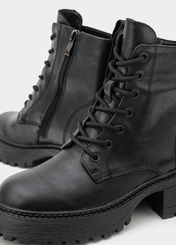 Осенние ботинки берцы Respect без декора