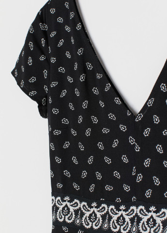 Черное кэжуал платье H&M однотонное