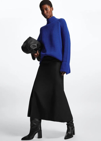 Синій зимовий светр Cos