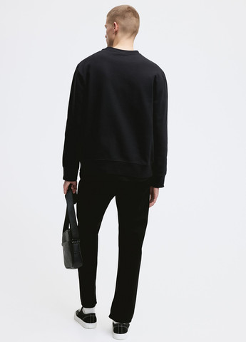 Черный свитшот H&M однотонный без декора (308792146)