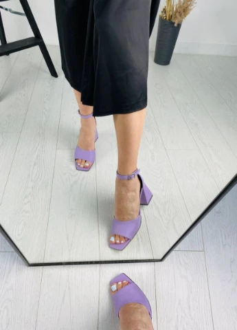 Лиловые босоножки shoesband Brand без застежки