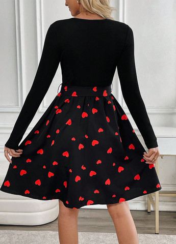 Черное кэжуал платье клеш SHEIN сердечки