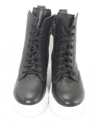 Осенние ботинки Mila с белой подошвой, со шнуровкой