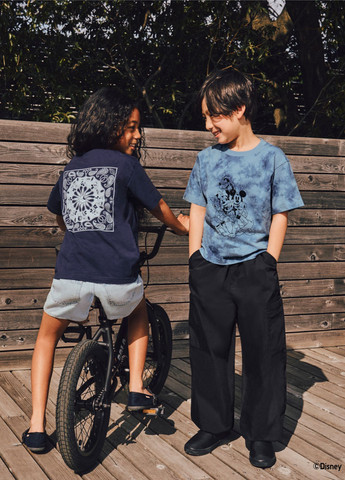 Темно-синя літня футболка Uniqlo