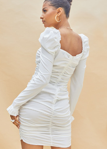 Белое кэжуал платье футляр PrettyLittleThing однотонное