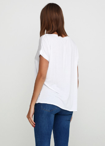 Белая летняя футболка Altamira