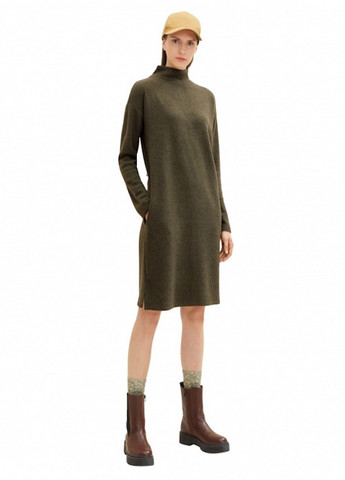 Оливковое (хаки) кэжуал платье платье-свитер Tom Tailor однотонное
