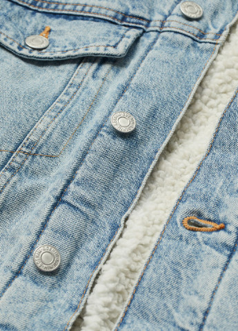 Светло-голубая зимняя джинсовая куртка на подкладке H&M