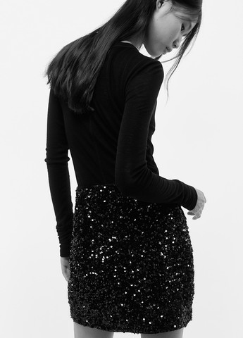 Черная коктейльный, вечерний однотонная юбка H&M а-силуэта (трапеция)