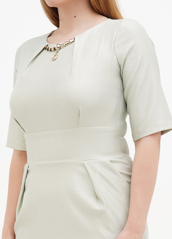 Светло-зеленое кэжуал платье футляр Sassofono однотонное