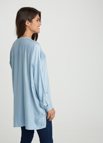 Голубая демисезонная блузка SELA