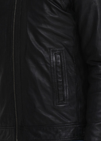 Черная демисезонная куртка кожаная Mustang
