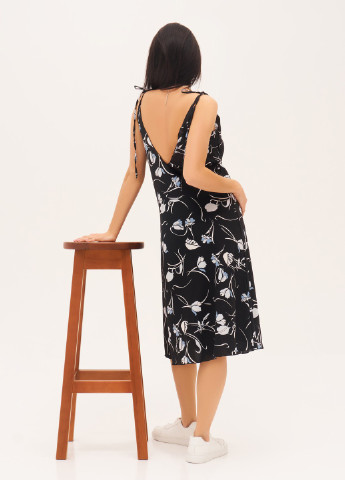 Черное повседневный платье с открытой спиной ISSA PLUS с цветочным принтом
