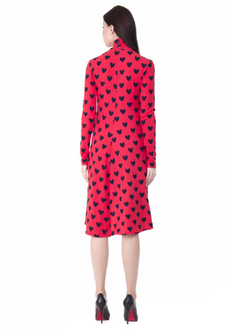 Червона кежуал сукня сукня-водолазка BERENIS з абстрактним візерунком