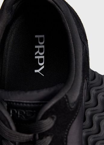 Черные всесезонные кроссовки PRPY