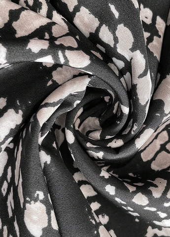 Комбінована блуза з баскою SHEIN