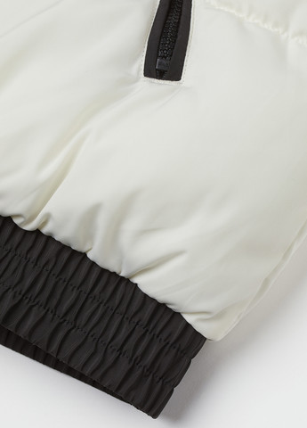 Черно-белая демисезонная куртка H&M
