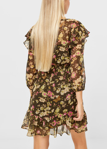 Оливкова (хакі) кежуал сукня а-силует Stradivarius з квітковим принтом