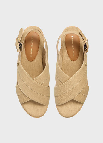 Бежевые босоножки Tommy Hilfiger с ремешком на плетеной подошве, с логотипом