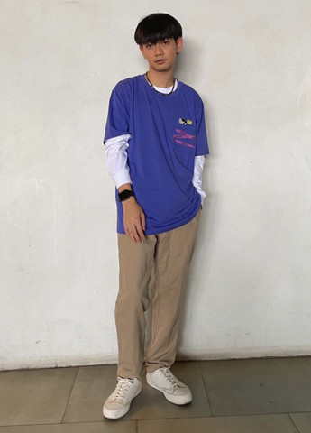 Белый демисезонный кэжуал, спортивный лонгслив Uniqlo однотонный