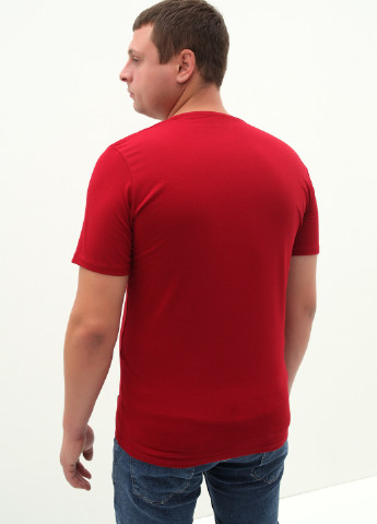Бордовая футболка Stendo