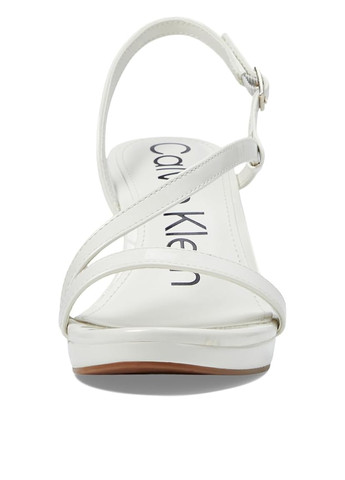 Молочные босоножки Calvin Klein с ремешком с белой подошвой