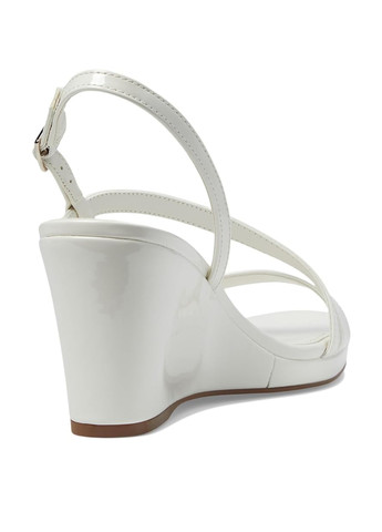 Молочные босоножки Calvin Klein с ремешком с белой подошвой