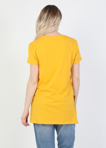 Желтая летняя футболка Colin's