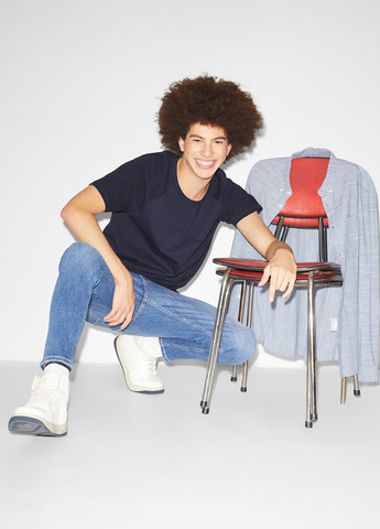 Темно-синя футболка C&A