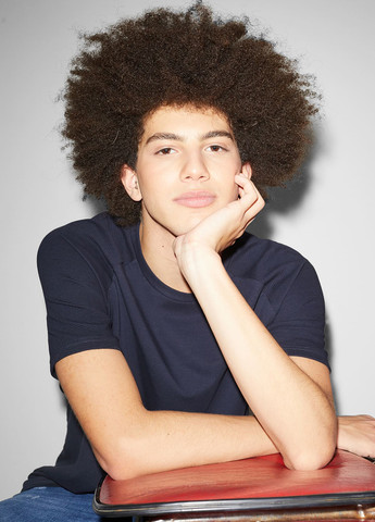 Темно-синя футболка C&A