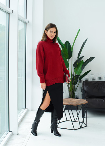 Красный свитер оверсайз с высоким воротником-стойка. SVTR