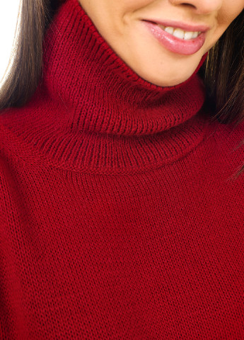 Красный свитер оверсайз с высоким воротником-стойка. SVTR