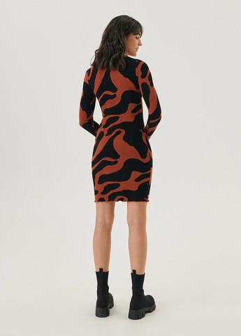 Комбинированное кэжуал платье платье-свитер Sinsay с абстрактным узором