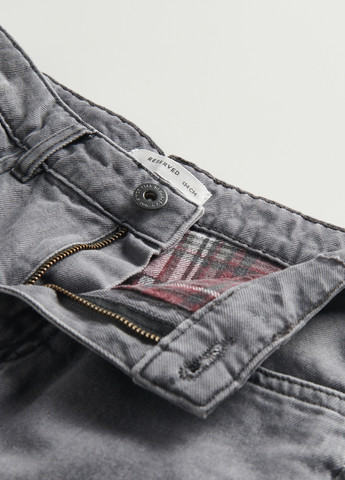 Серые демисезонные зауженные джинсы Reserved
