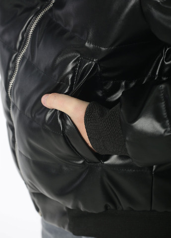 Черная демисезонная куртка с экокожи Tiaren Бомбер