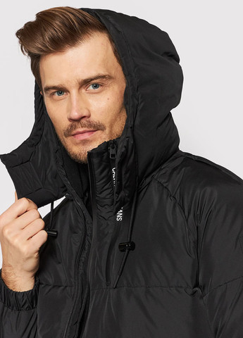 Черная зимняя куртка Calvin Klein