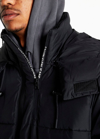 Черная зимняя куртка Calvin Klein