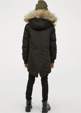 Чорна зимня куртка H&M