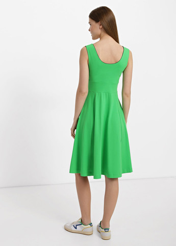 Зеленое кэжуал платье клеш Promin однотонное