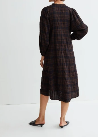 Коричневое кэжуал платье H&M в клетку