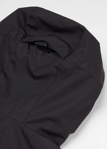 Черная демисезонная куртка H&M