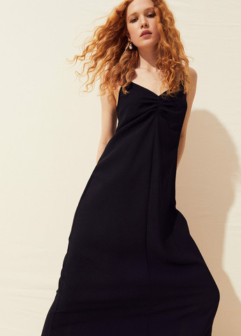 Чорна кежуал сукня H&M однотонна