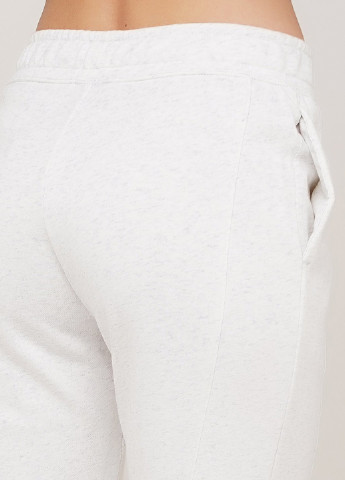 Белые спортивные демисезонные джоггеры брюки Nike