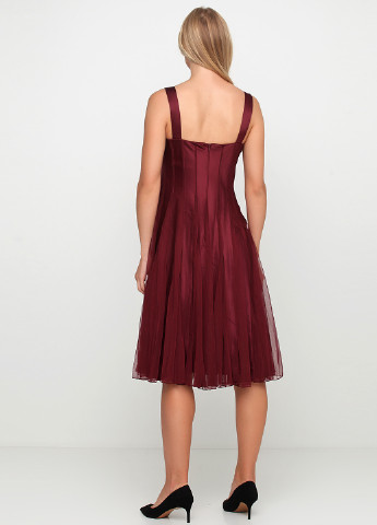 Бордовое кэжуал платье клеш Sara Kelly однотонное