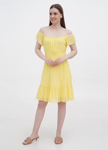 Желтое кэжуал платье клеш, с открытыми плечами Orsay однотонное