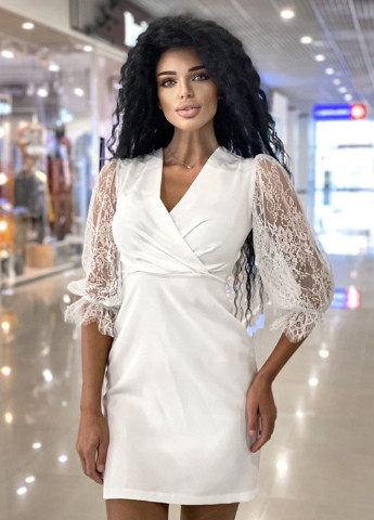 Белое коктейльное платье на запах Jaklin однотонное