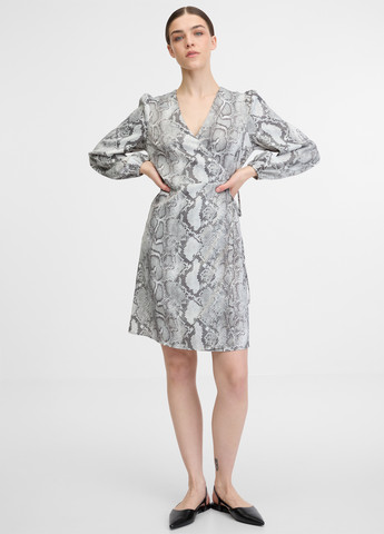 Черно-белое кэжуал платье а-силуэт, на запах Orsay змеиный