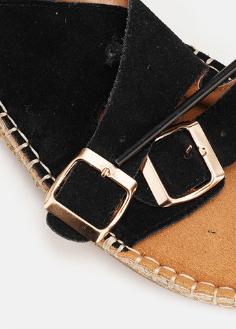 Черные шлепанцы C&A на плетеной подошве