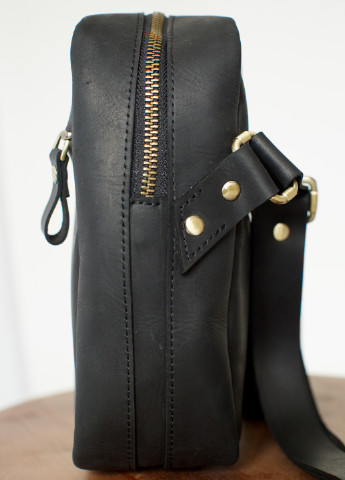 Практичная мужская сумка мессенджер через плечо ручной работы из натуральной винтажной кожи черного цвета Boorbon (253412652)