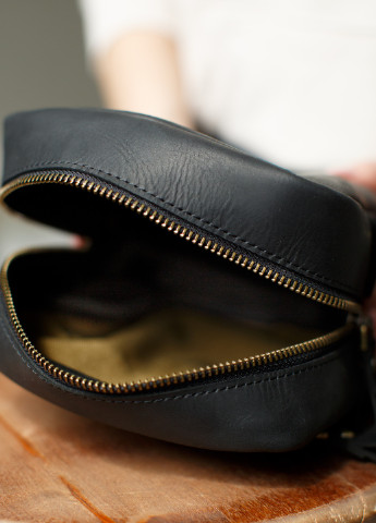 Практична чоловіча сумка месенджер через плече ручної роботи з натуральної вінтажної шкіри чорного кольору Boorbon (253412652)
